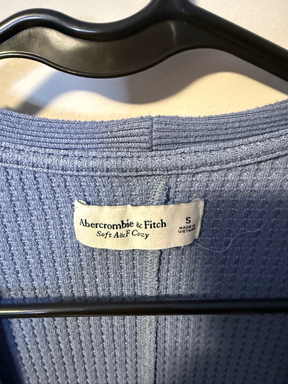 Abercrombie & Fitch Light Blue Waffle-Knit Button Cardigan - Picture 4 of 4